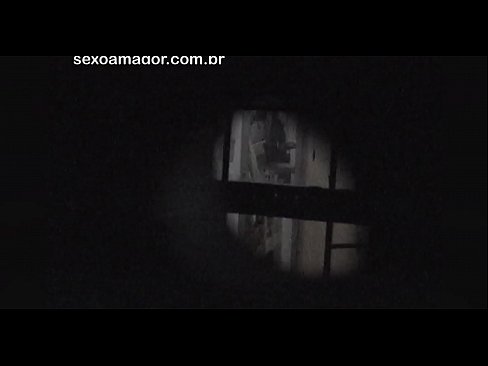 ❤️ Lourinho é filmado secretamente por um voyeur de bairro escondido atrás de tijolos ocos ❤ Sexo vídeo em pt.sexvideosex.top ❤