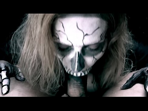 ❤️ Rapariga demoníaca a chupar pilas com a sua boca negra e a engolir esperma. ❤ Sexo vídeo em pt.sexvideosex.top ❤